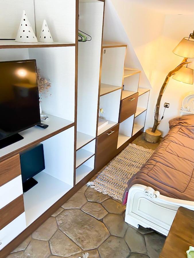 Pistachio Guesthouse, Παραδοσιακός Ξενώνας Vathí Kültér fotó