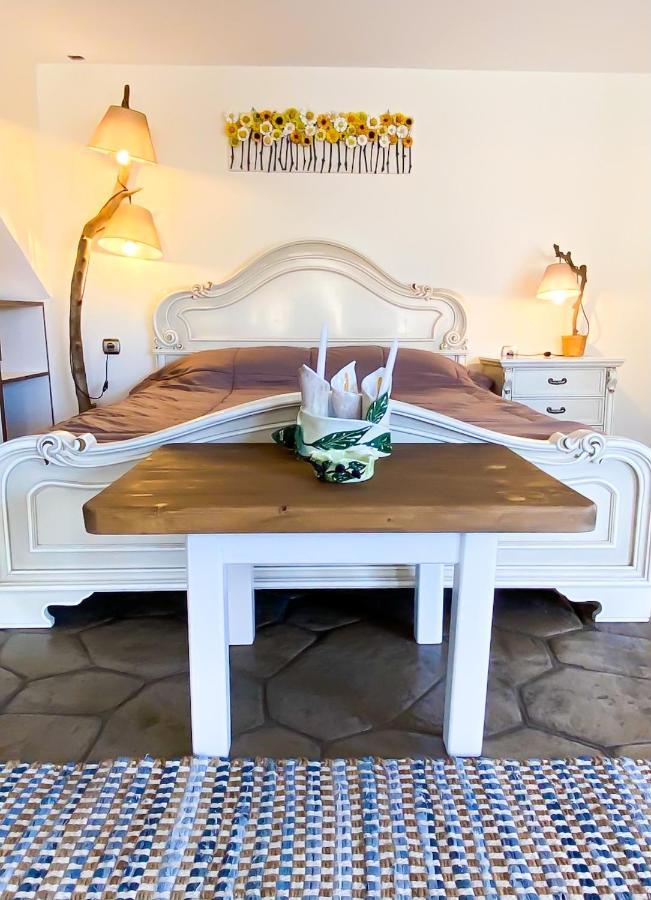 Pistachio Guesthouse, Παραδοσιακός Ξενώνας Vathí Kültér fotó